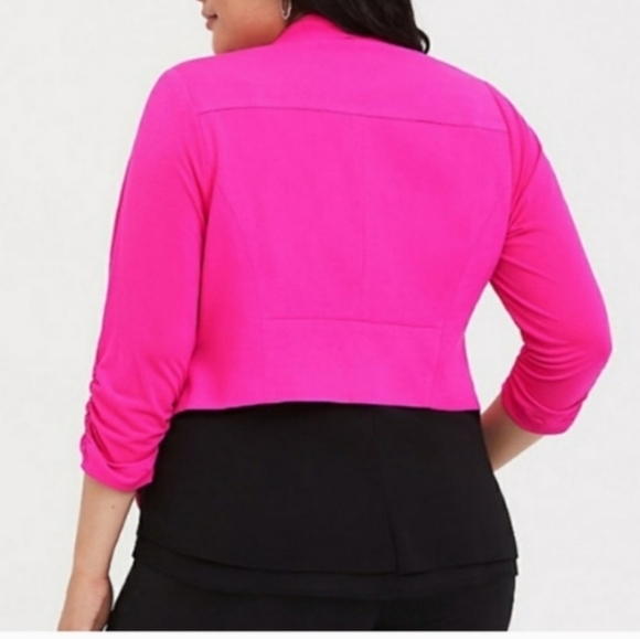 Studio Refined Crepe Shawl Collar Blazer Torrid Hot Pink 3/4 sleeve Barbie 3 - Picture 2 of 4